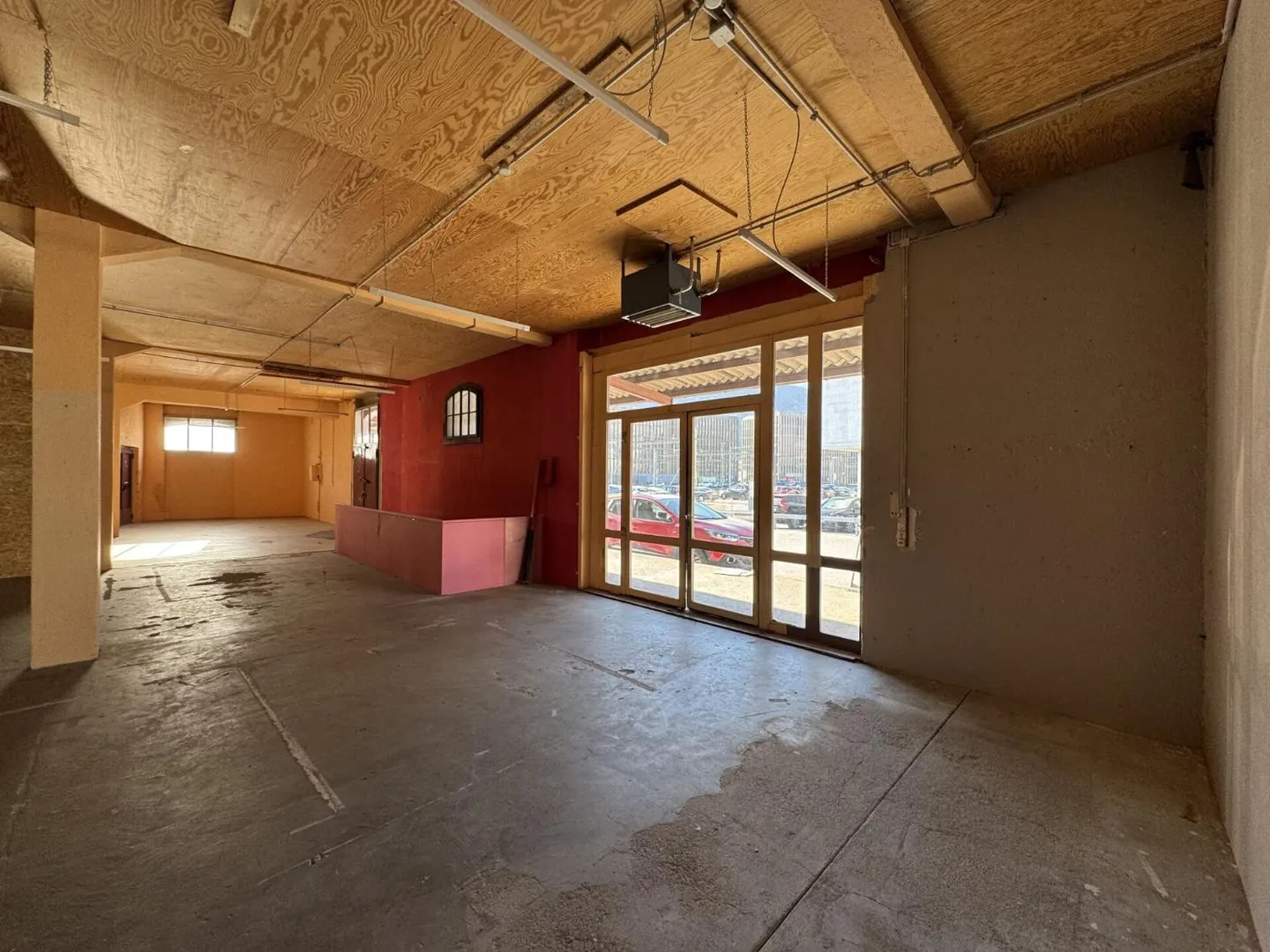 Halle - Commercial premises - Photo 1 of 8