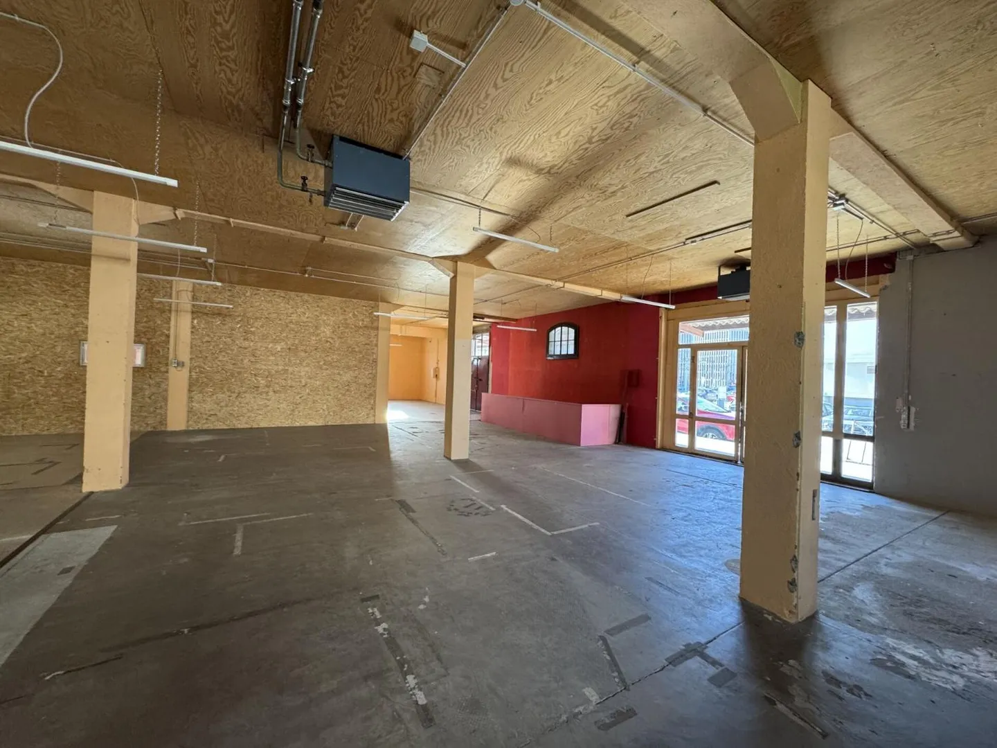 Halle - Commercial premises - Photo 2 of 8