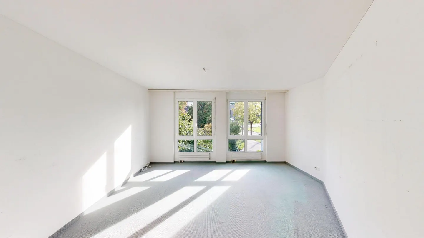 3.5 Room Apartment with Potential in Preferred Location - Photo 6 of 11