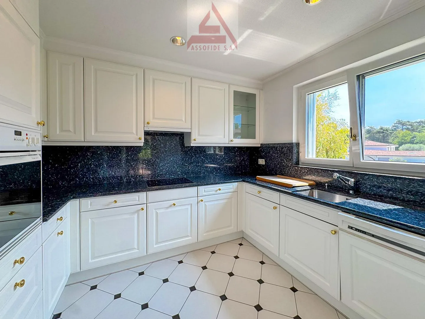 Appartement élégant au cœur d'Ascona - Photo 2 sur 6