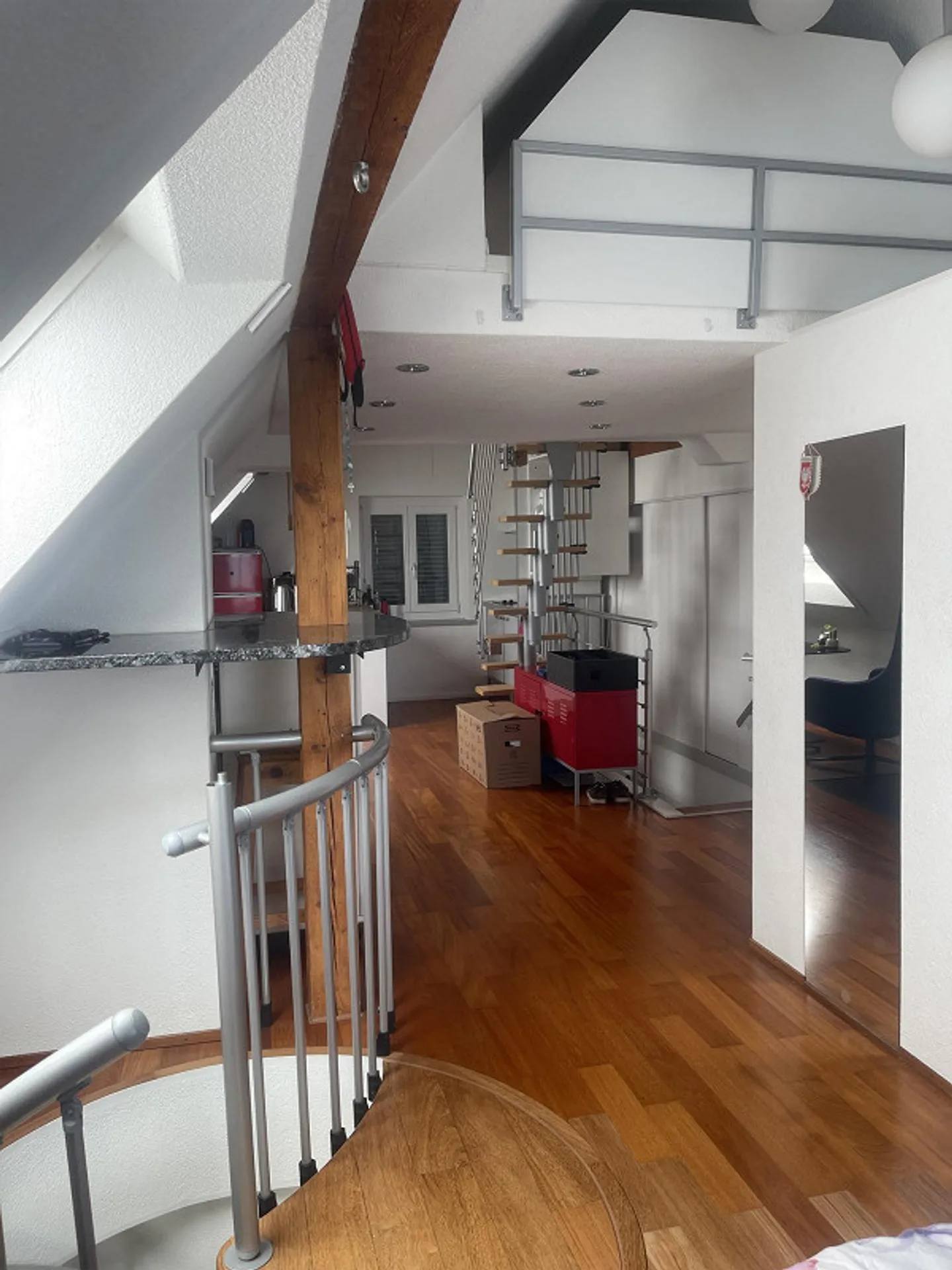 Appartement en duplex de 2,5 pièces avec belle vue - Photo 5 sur 11