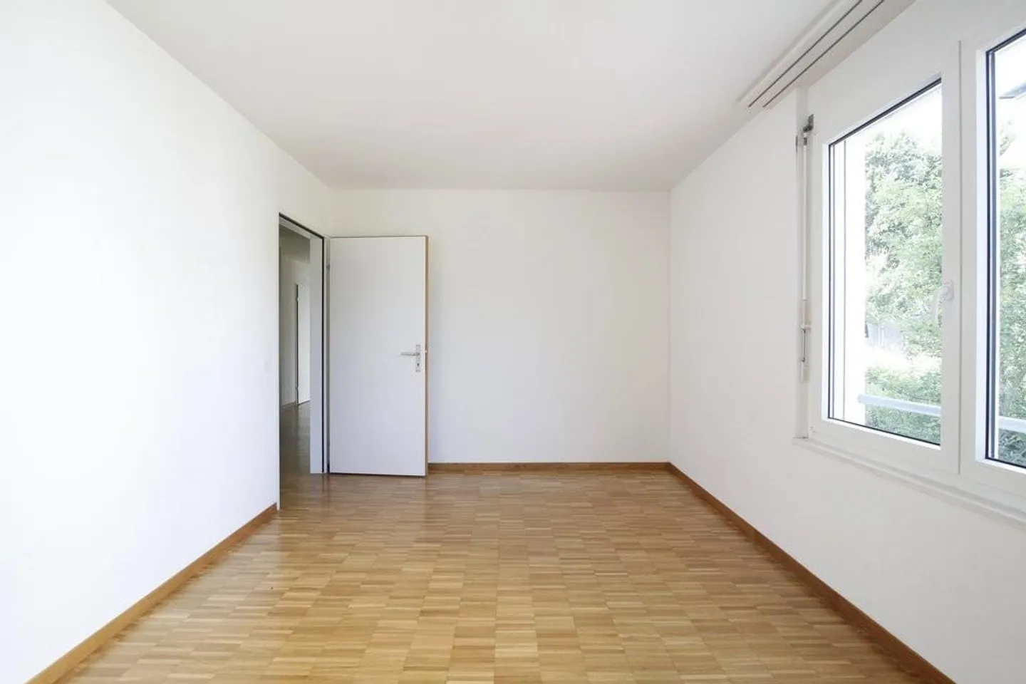 Appartement moderne 3 1/2 pièces avec balcon dans un environnement adapté aux enfants - Photo 5 sur 6