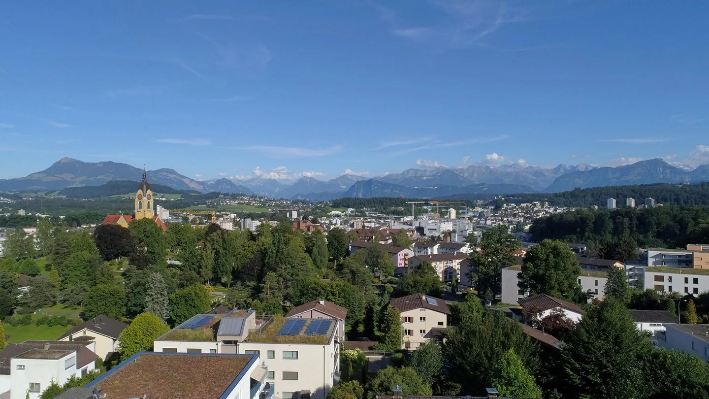 Appartement en duplex de 2,5 pièces avec belle vue - Photo 11 sur 11