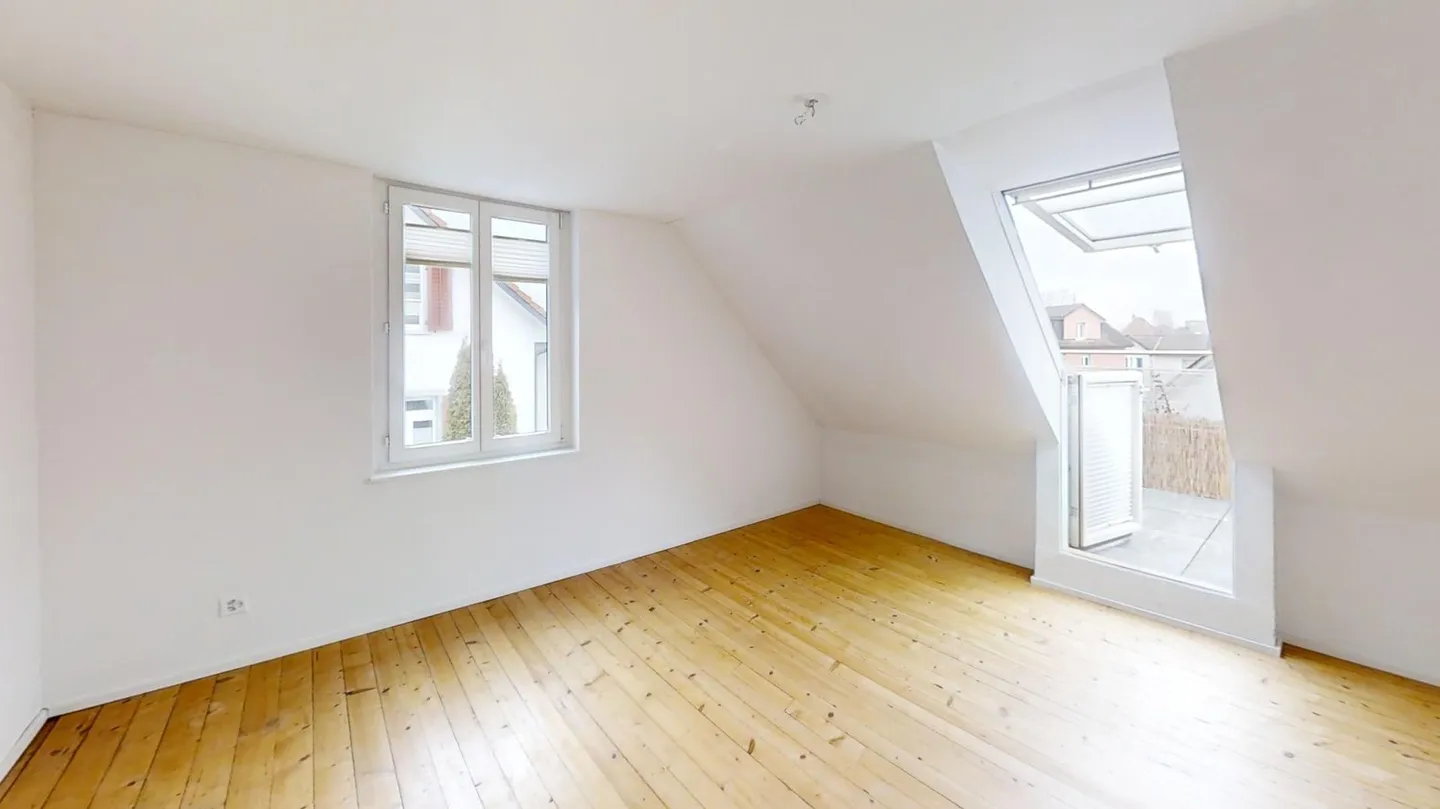 Unico: Appartamento duplex ristrutturato in un vecchio edificio con grande terrazza. - Foto 1 di 21
