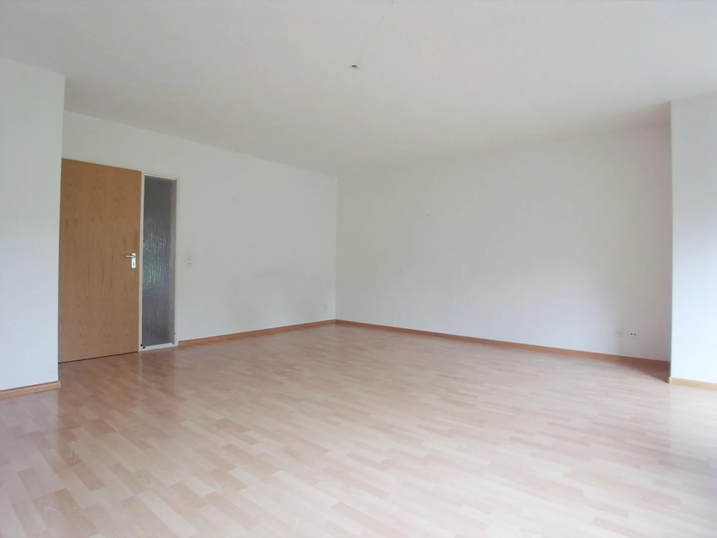 Appartamento familiare con lavanderia privata e balcone - Foto 3 di 10