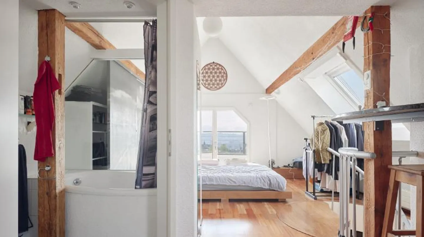 Appartement en duplex de 2,5 pièces avec belle vue - Photo 9 sur 11
