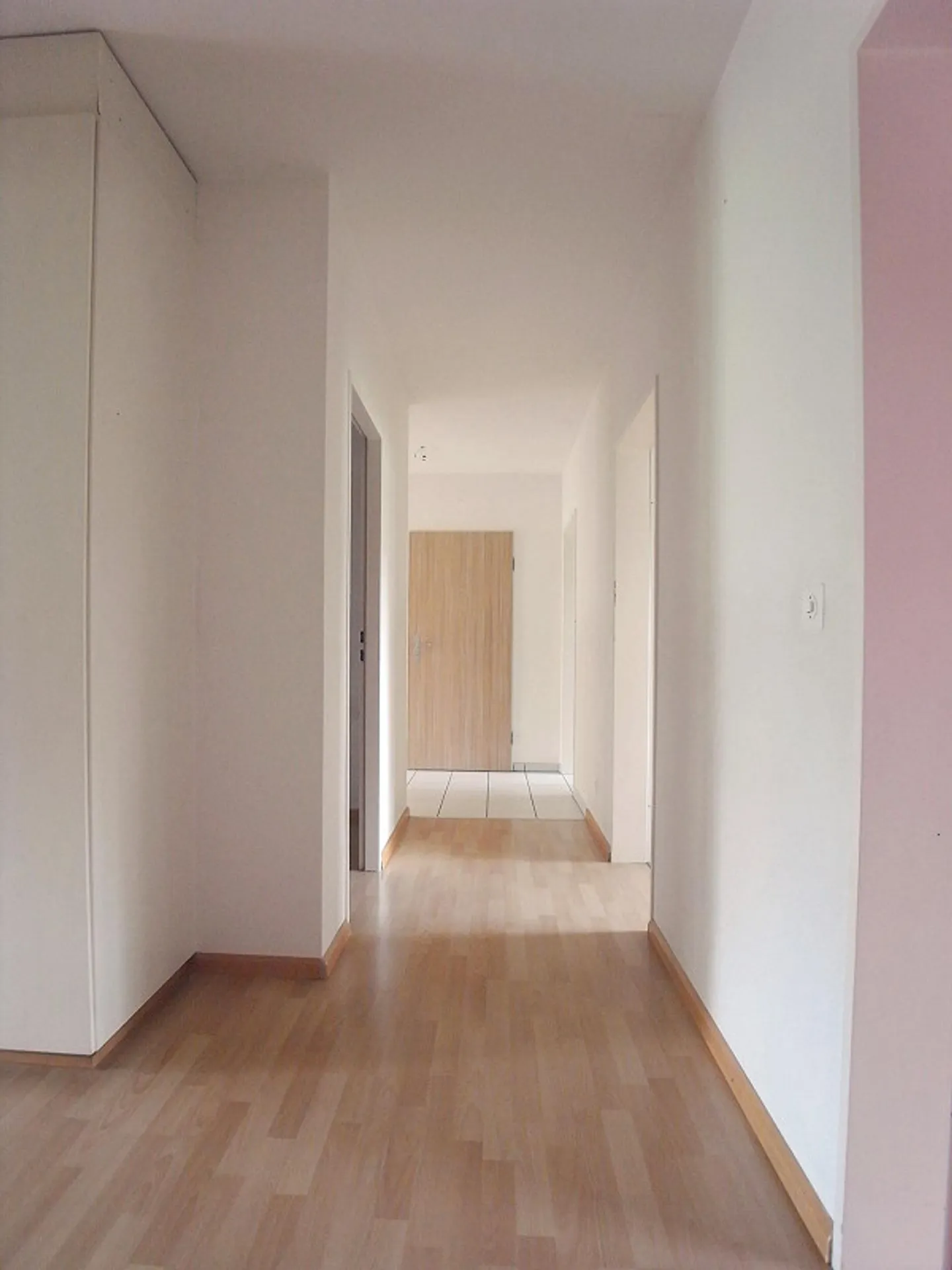 Appartamento familiare con lavanderia privata e balcone - Foto 6 di 10