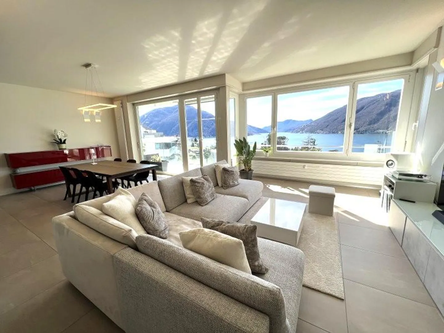 Wohnung mit atemberaubendem Seeblick - Foto 3 von 13
