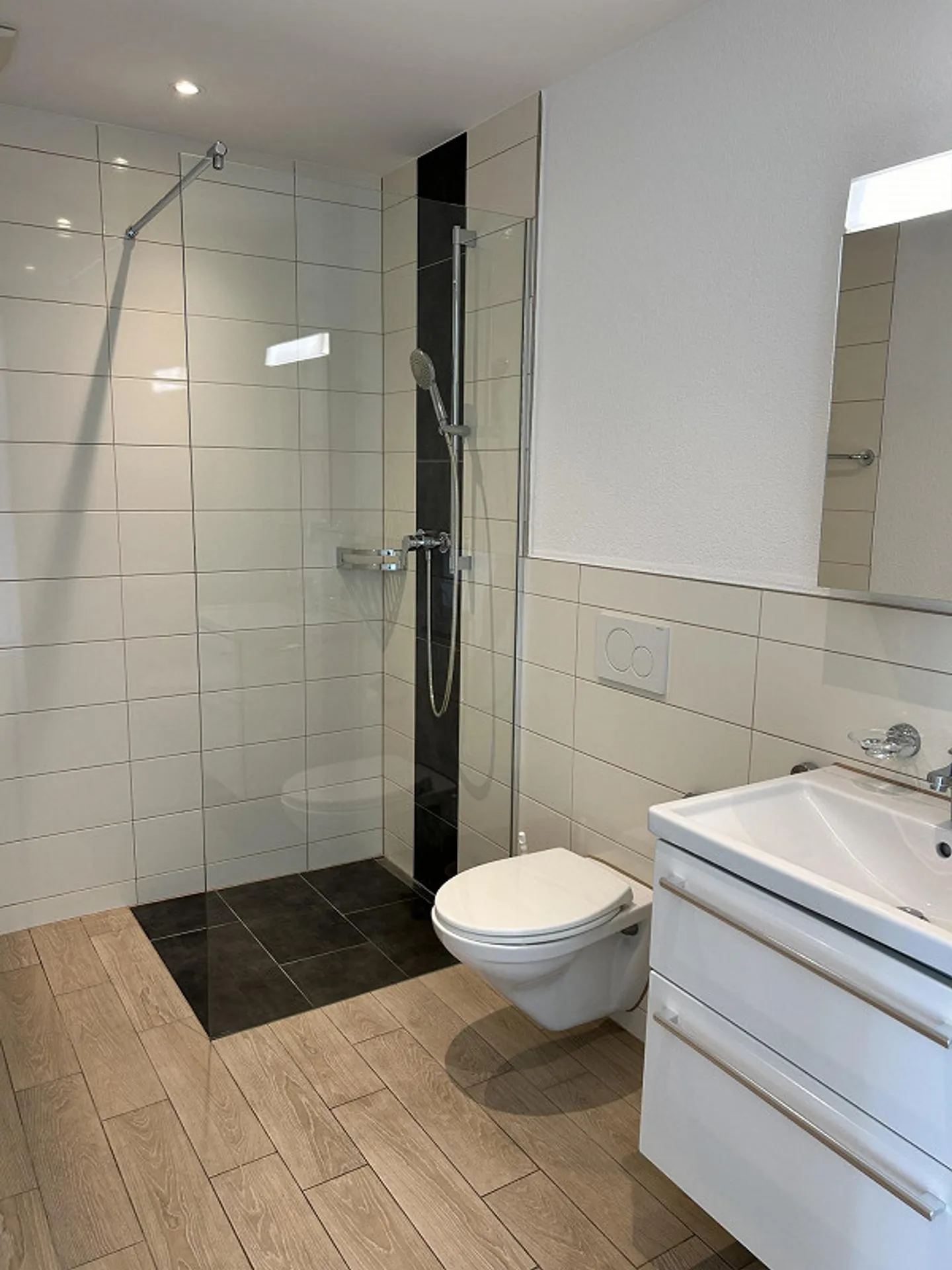 Appartamenti moderni di 2,5 stanze in affitto al 1° piano - Foto 2 di 10