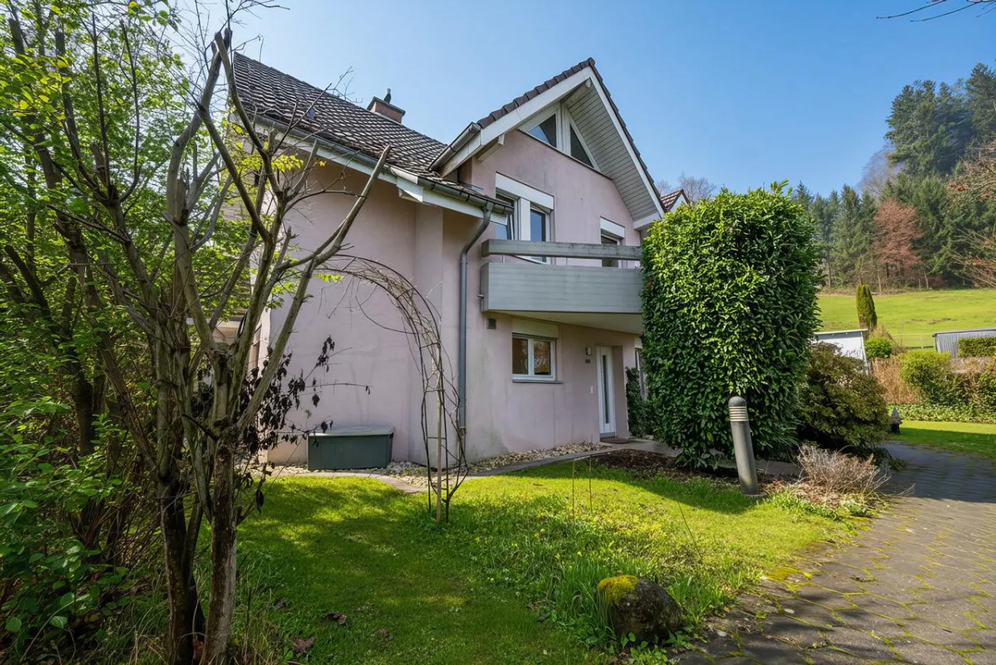 Situato in una zona tranquilla, ben collegato - Vivere a Gränichen - Foto 2 di 15