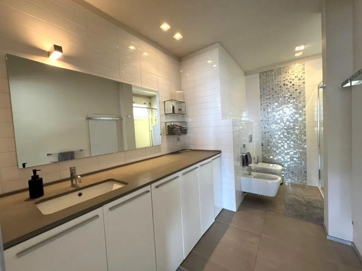 Wohnung mit atemberaubendem Seeblick - Foto 7 von 13