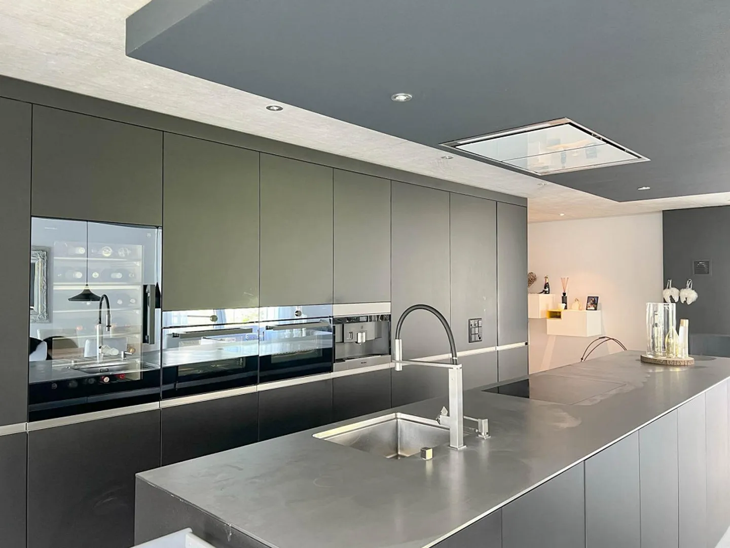 Beautiful 3.5-Room Terrace Apartment - Photo 1 of 6