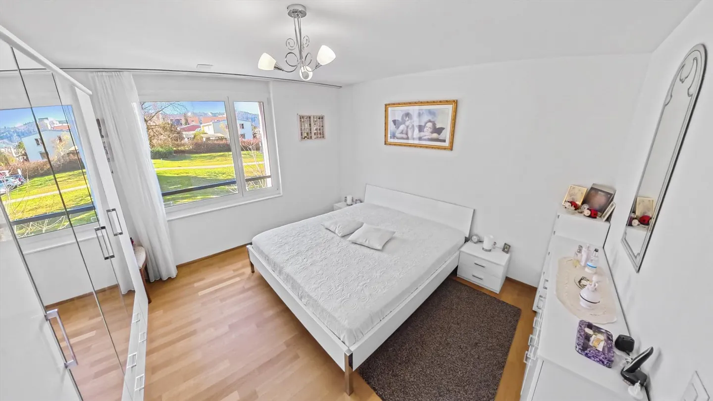 3.5 Zimmer Eigentumswohnung mit Balkon und Grünblick - Photo 3 sur 14