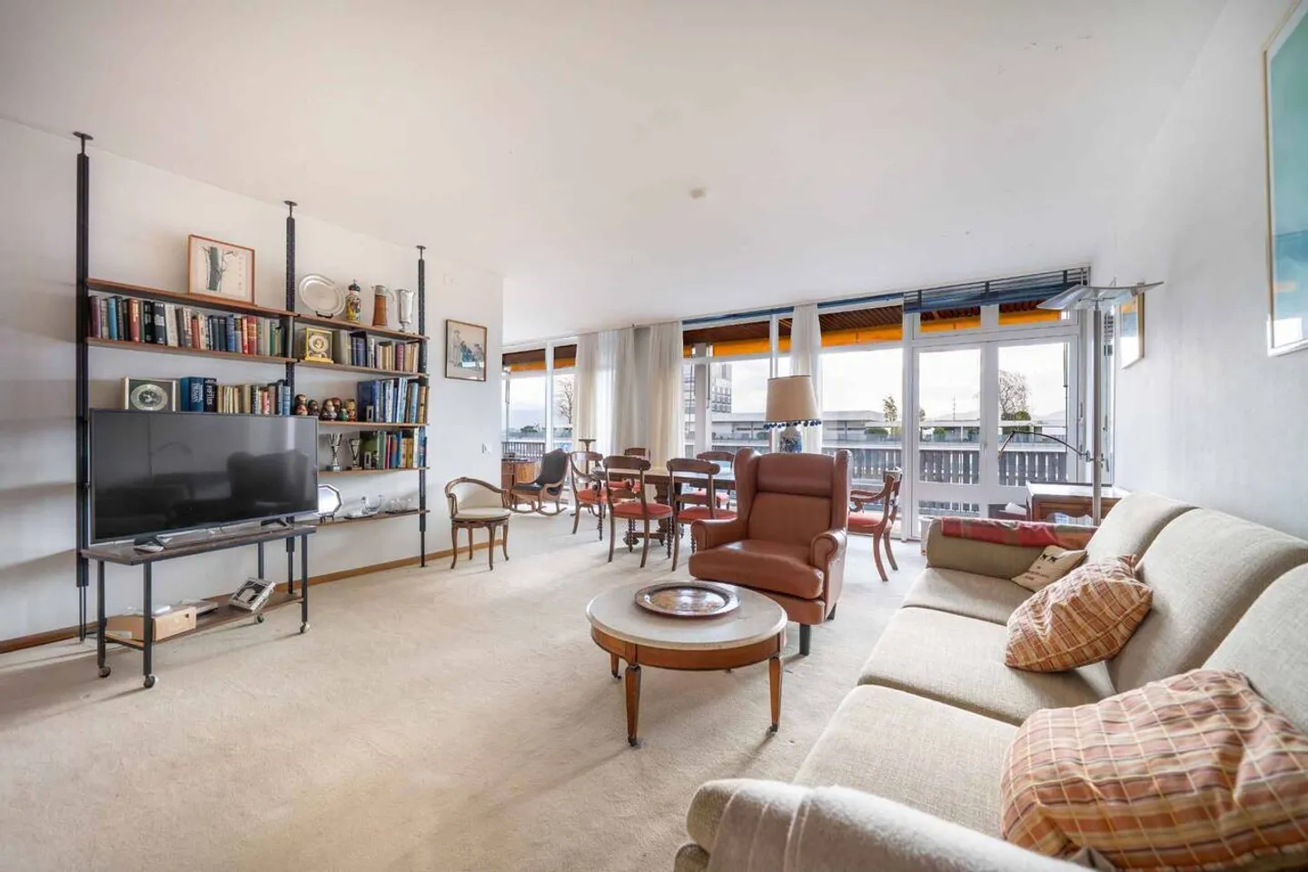 7-room penthouse close to international organizations - Photo 4 of 12