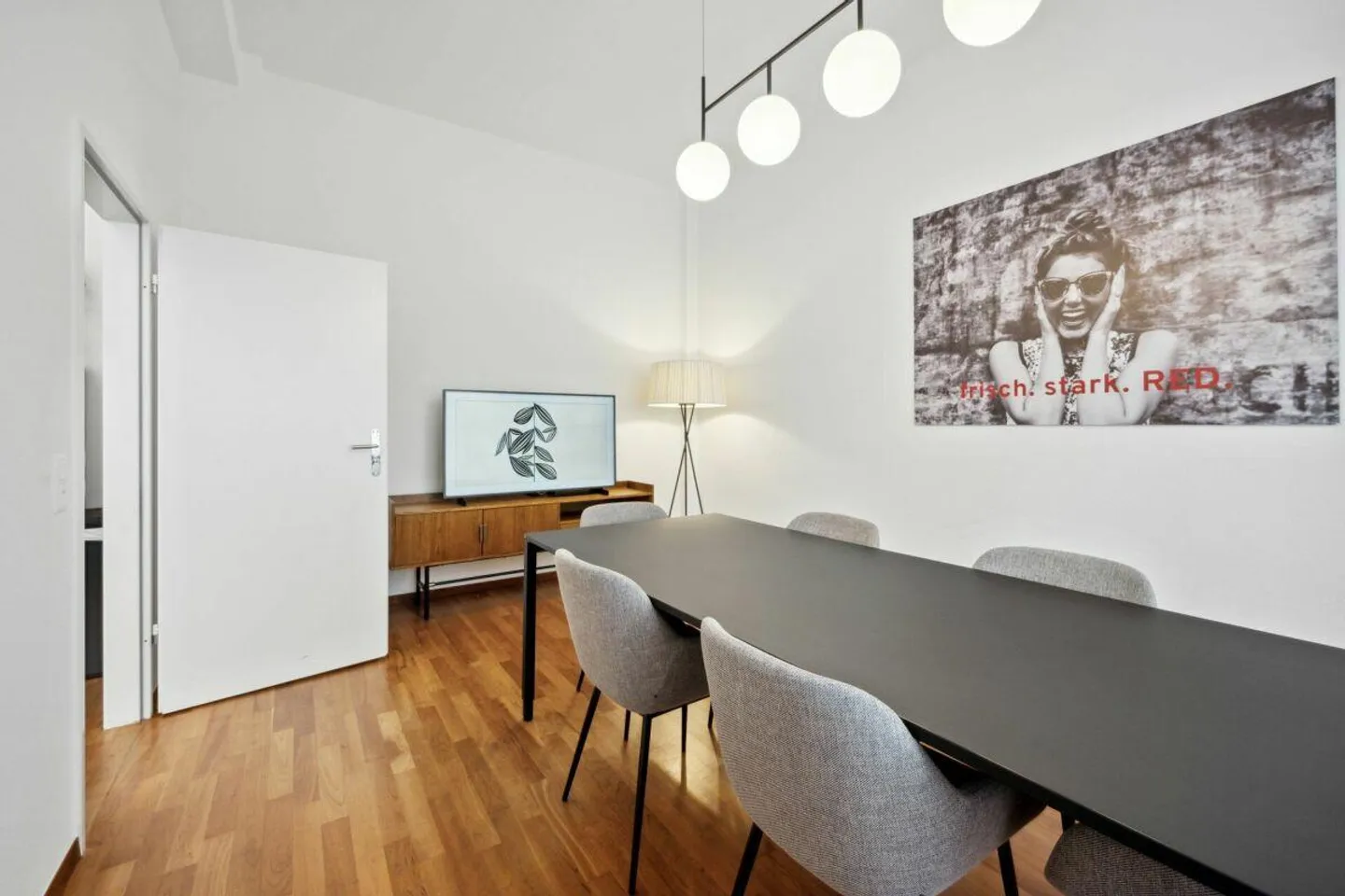 Two furnished workspaces near Stadelhofen train station - Photo 6 of 7