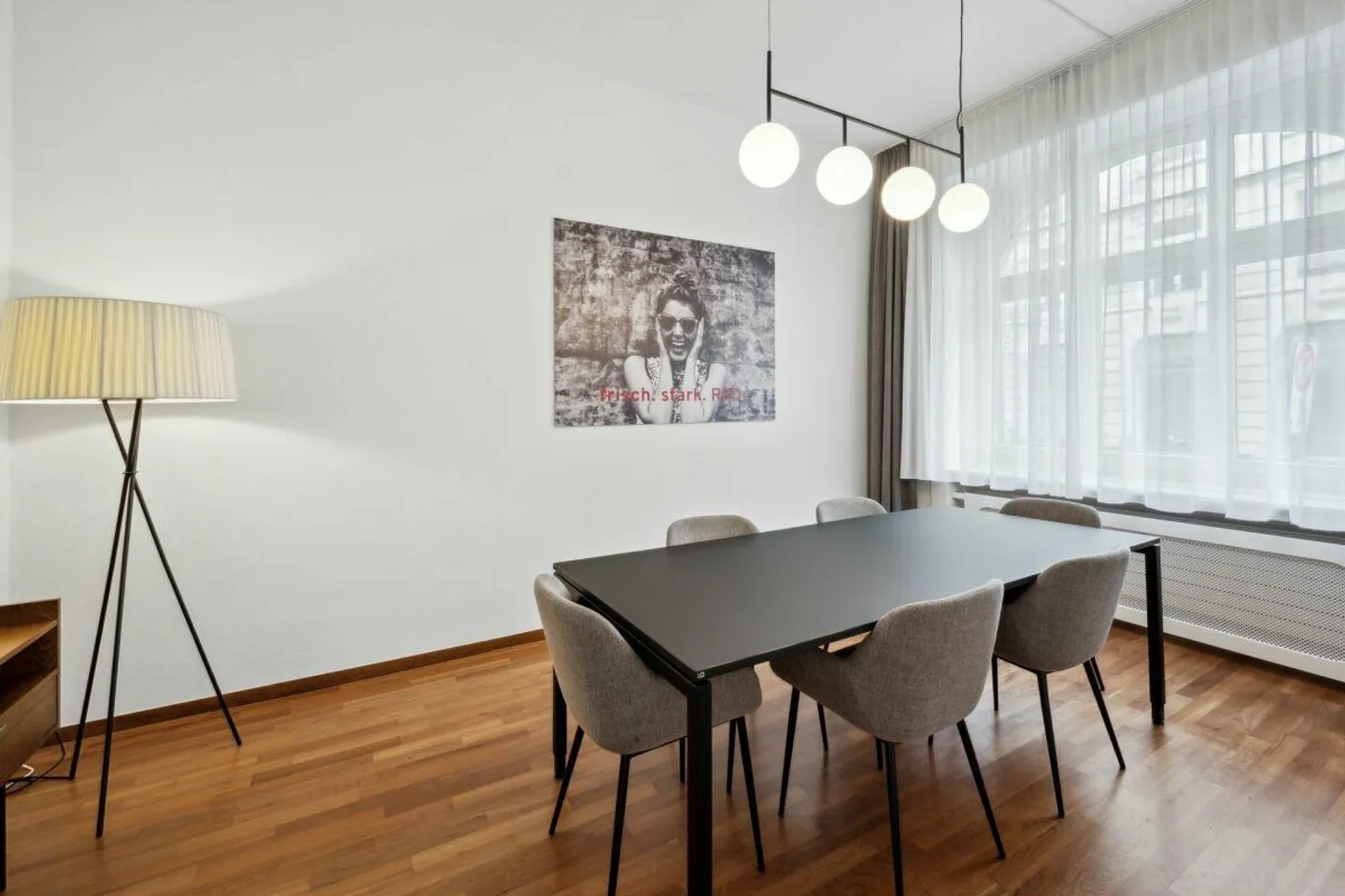 Two furnished workspaces near Stadelhofen train station - Photo 3 of 7