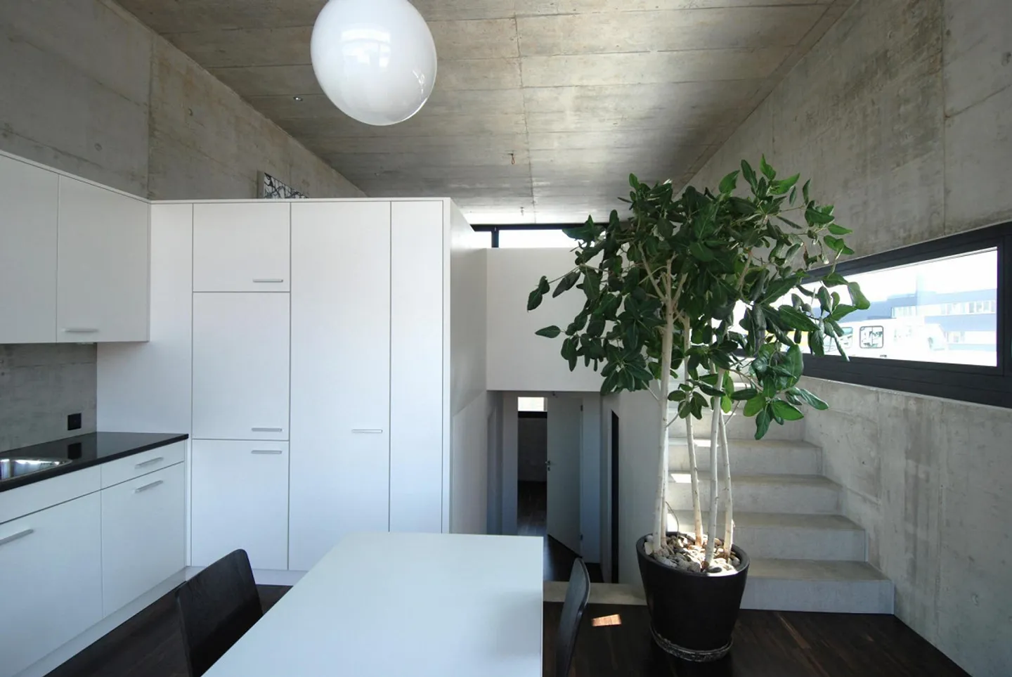 Vivre comme dans une maison en rangée - appartement de 2,5 pièces à Rebstein - Photo 1 sur 5