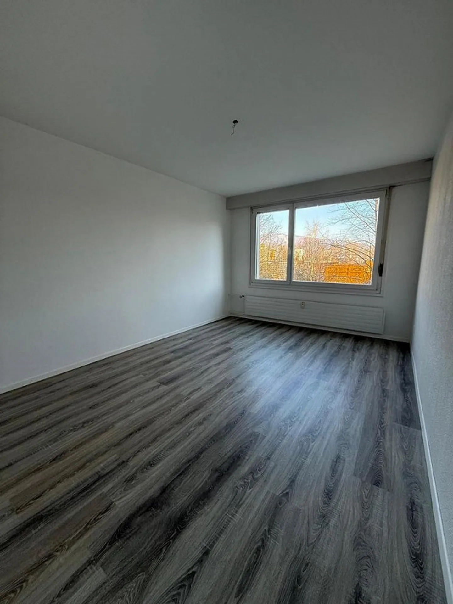 Appartement 4 pièces lumineux rénové au 7ème étage avec balcon - Photo 5 sur 10