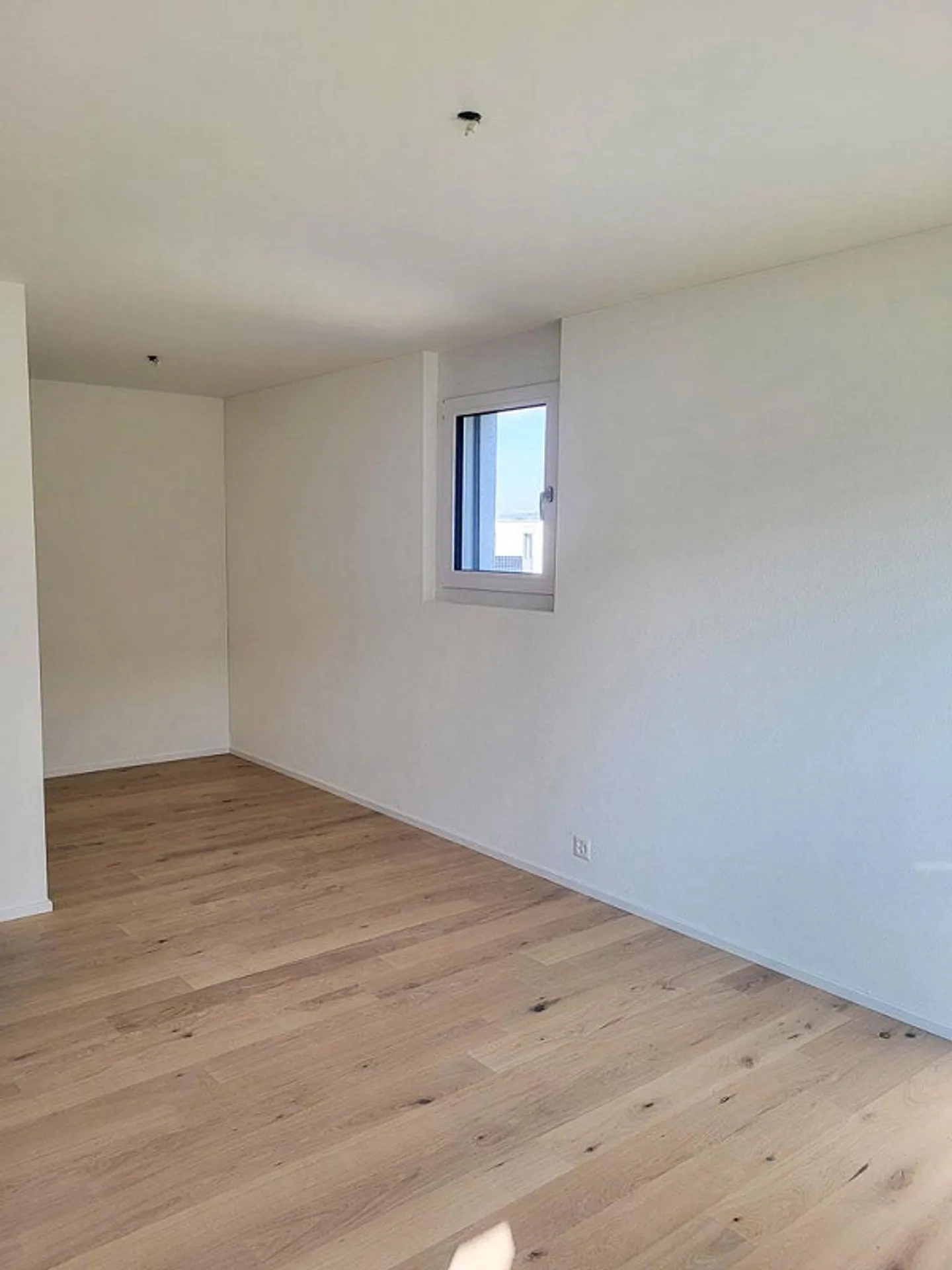 Appartement moderne de 3,5 pièces avec balcon à Gommiswald - Photo 2 sur 5