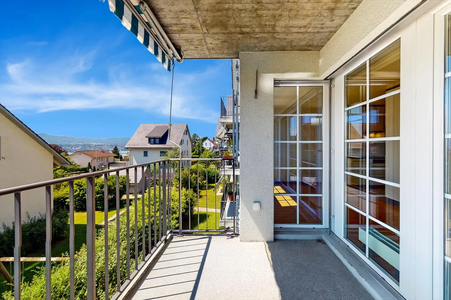 Vivere con stile in una posizione tranquilla - Foto 9 di 9