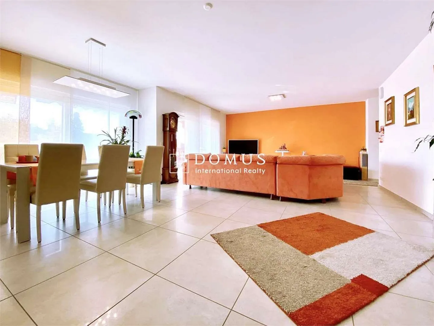 Appartement élégant et spacieux avec terrasse généreuse - Photo 4 sur 13