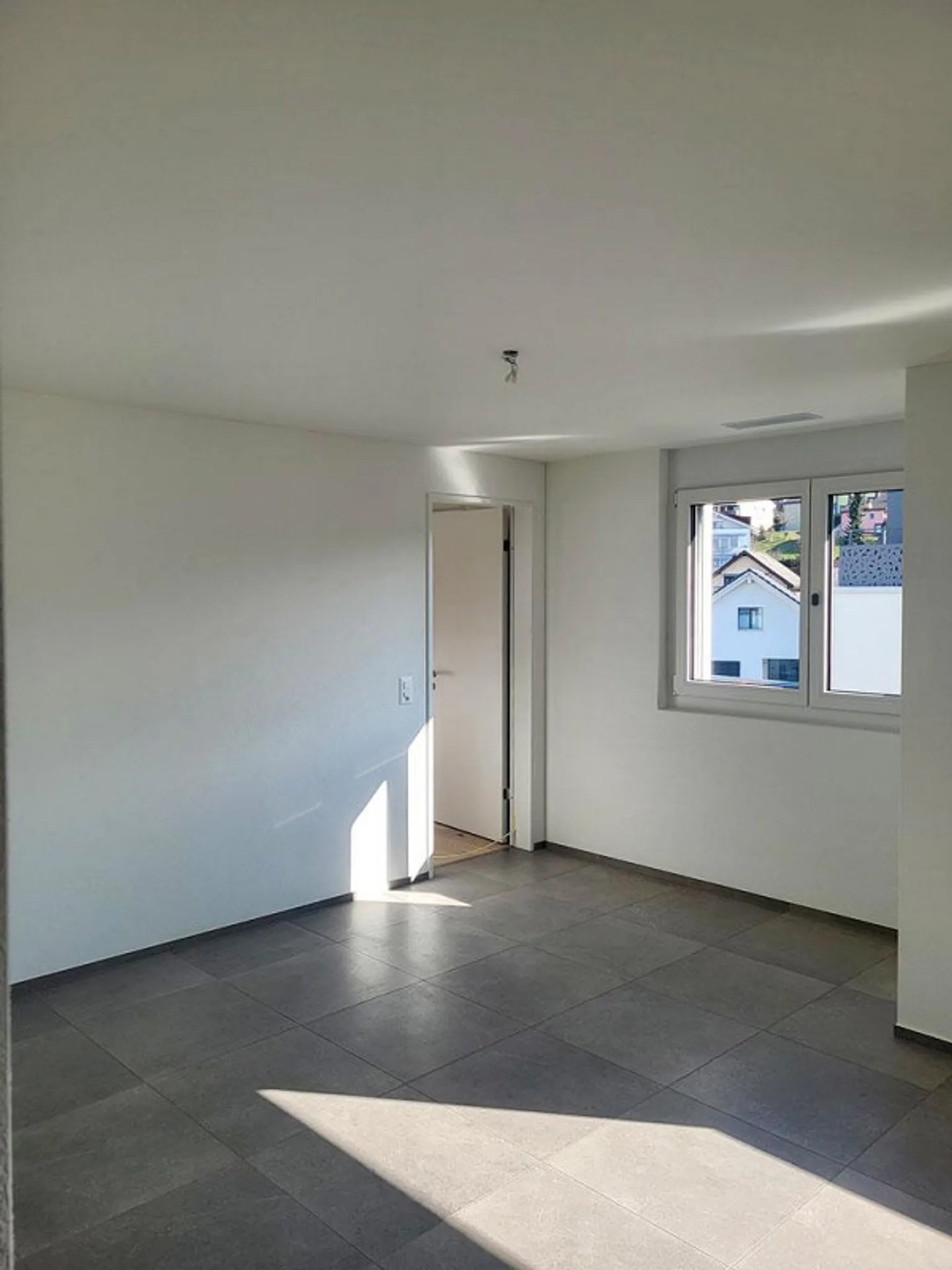 Appartement moderne de 3,5 pièces avec balcon à Gommiswald - Photo 5 sur 5
