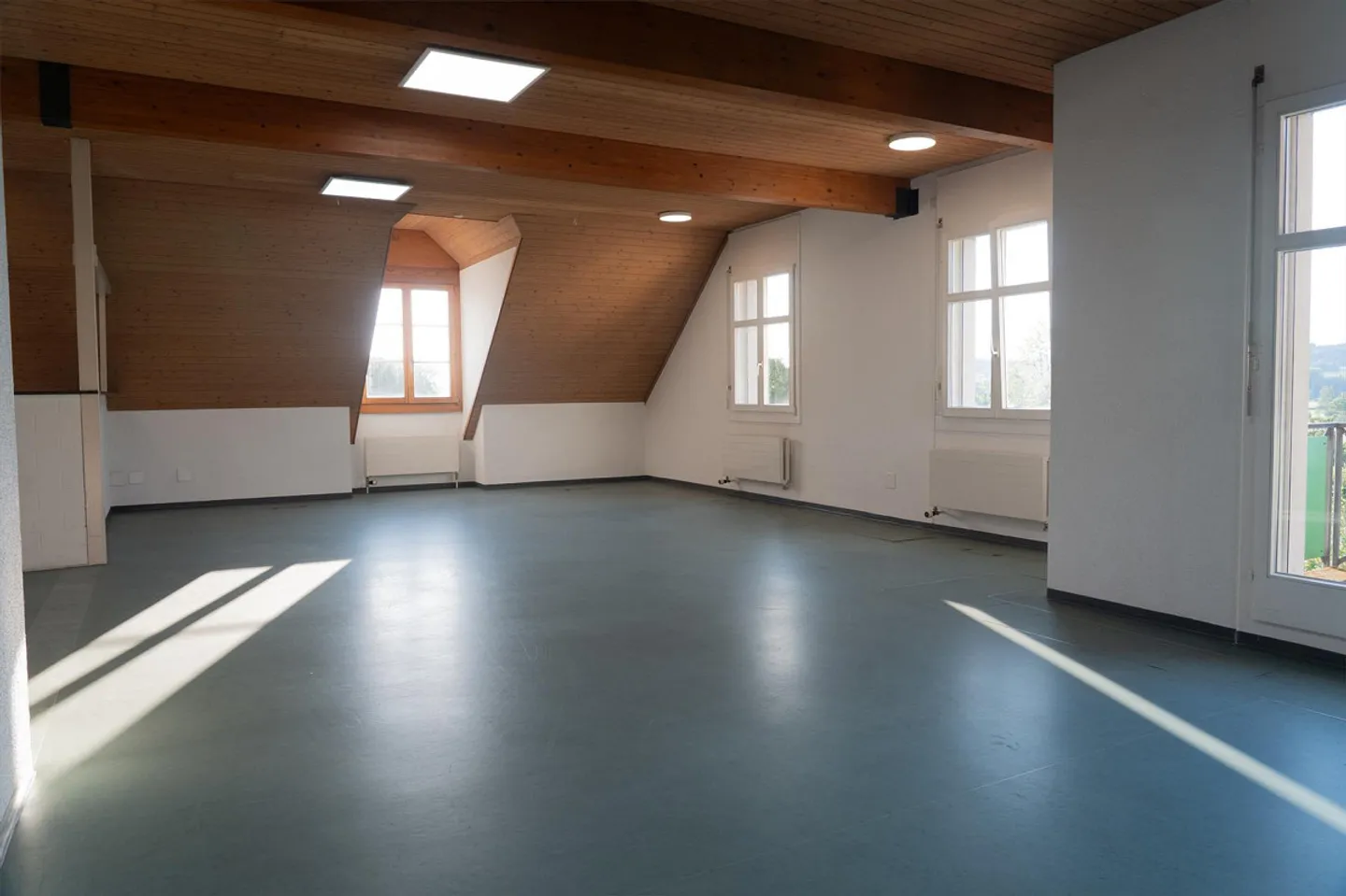 Bâtiment commercial Mühli - Photo 3 sur 5
