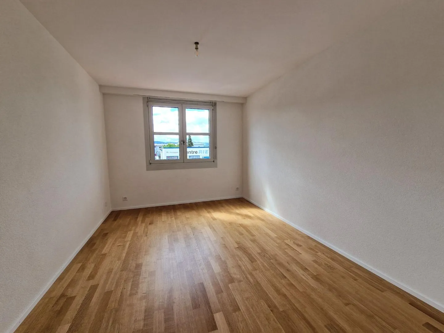 Appartement avec 4.5 pièces entièrement rénové - Photo 10 sur 12