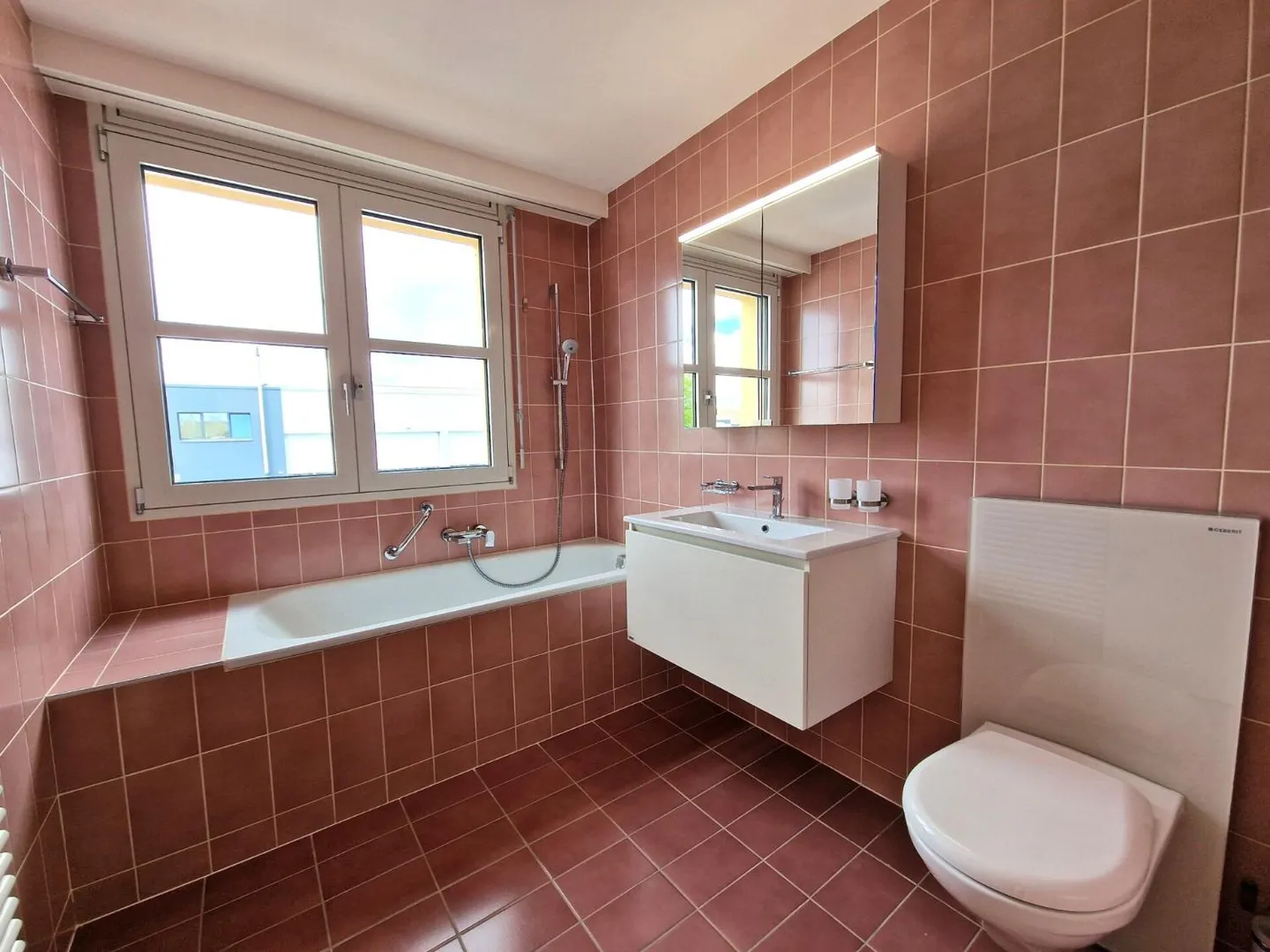 Appartement avec 4.5 pièces entièrement rénové - Photo 11 sur 12
