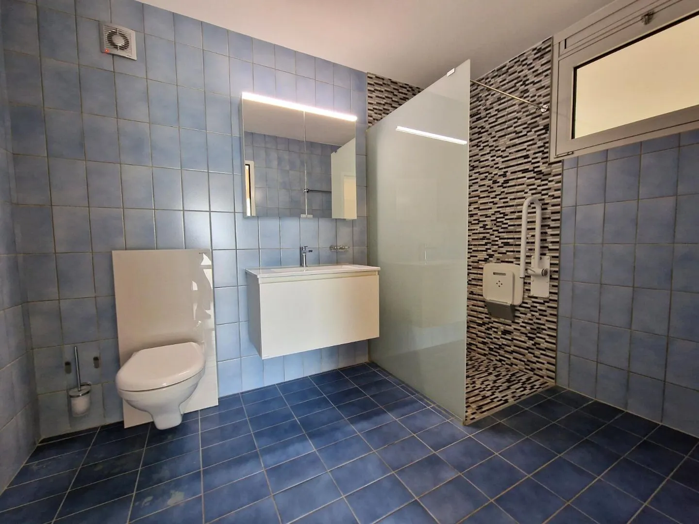 Appartement avec 4.5 pièces entièrement rénové - Photo 6 sur 12