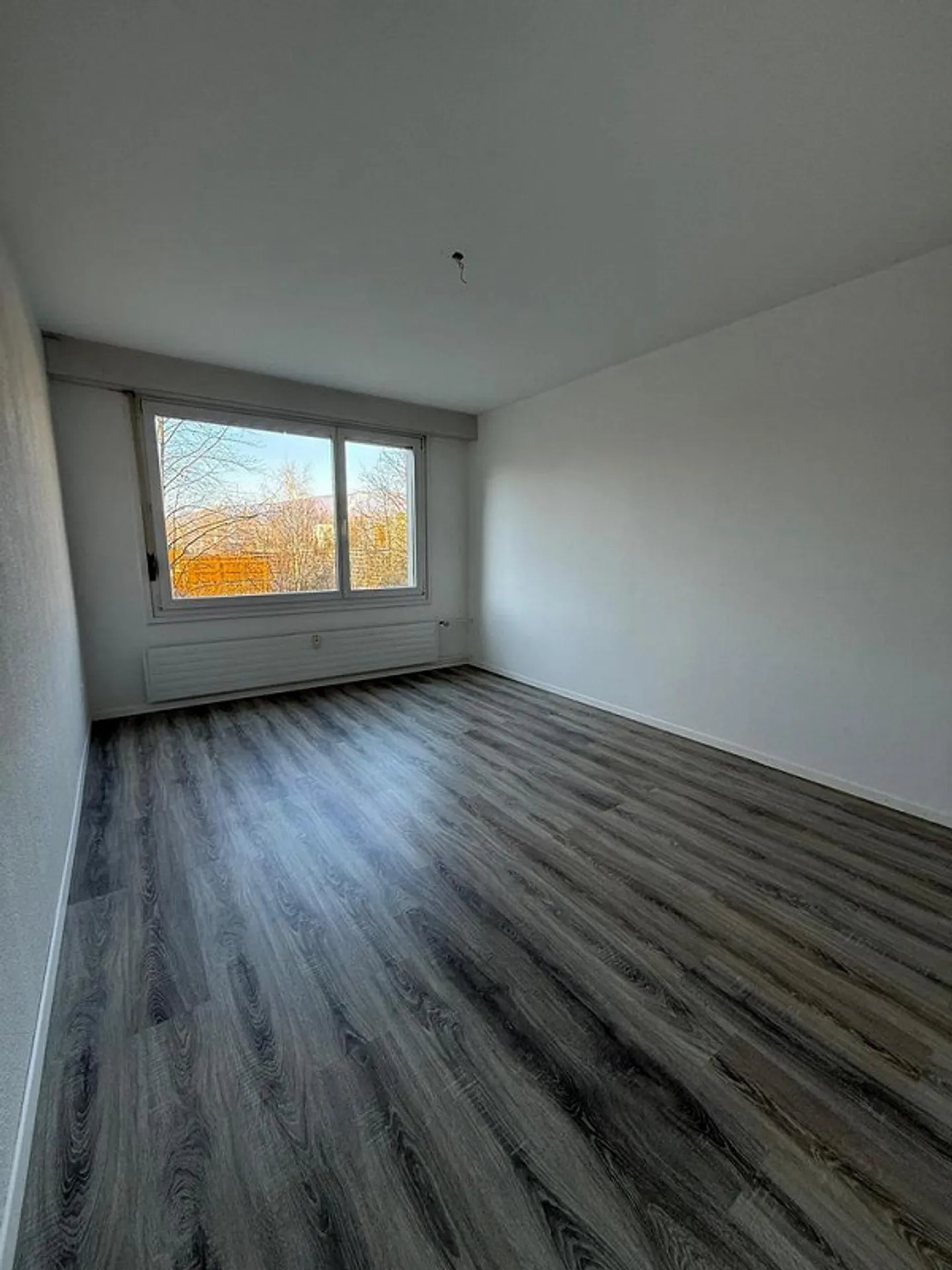 Appartement 4 pièces lumineux rénové au 7ème étage avec balcon - Photo 8 sur 10