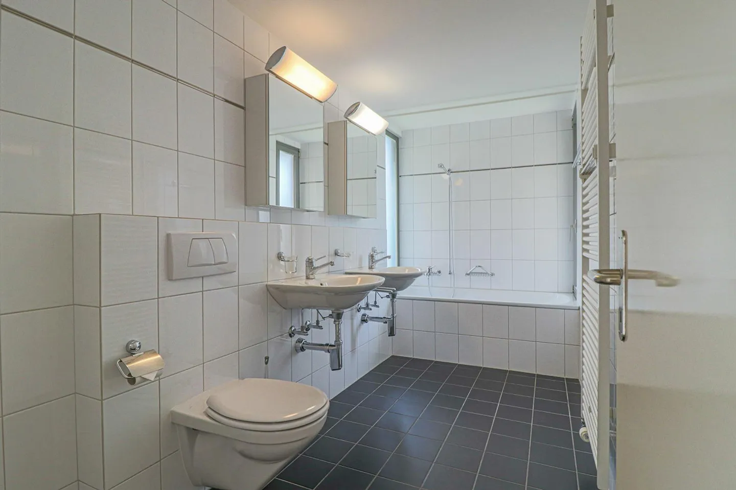 Ampio appartamento di 5½ stanze in una posizione tranquilla - Foto 4 di 7