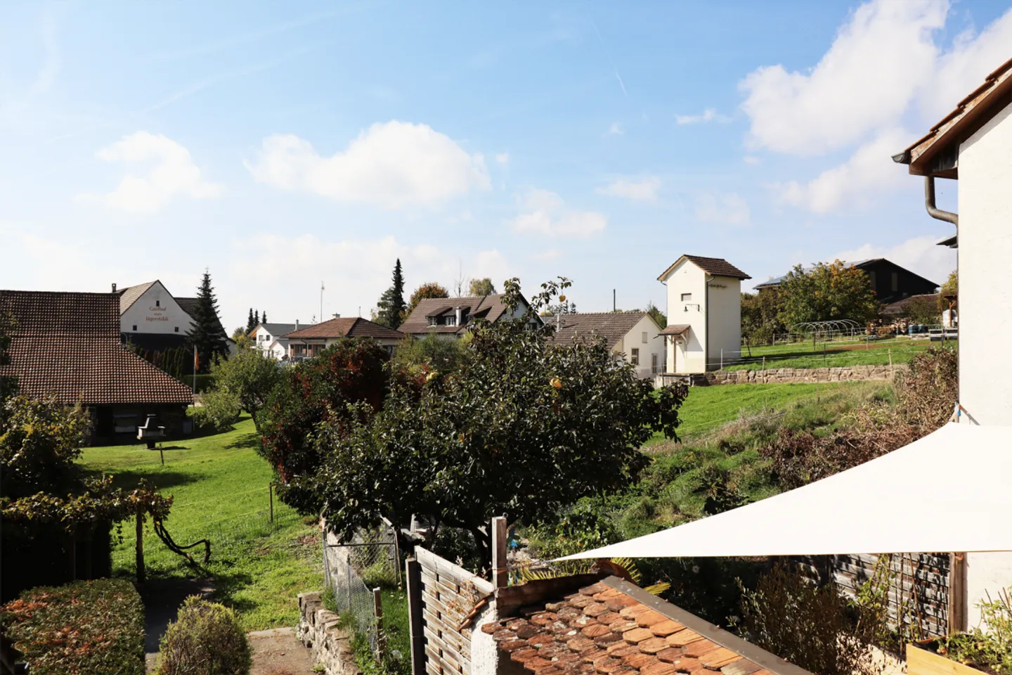Appartement spacieux de 4,5 pièces dans une ferme rénovée avec charme - Photo 22 sur 25