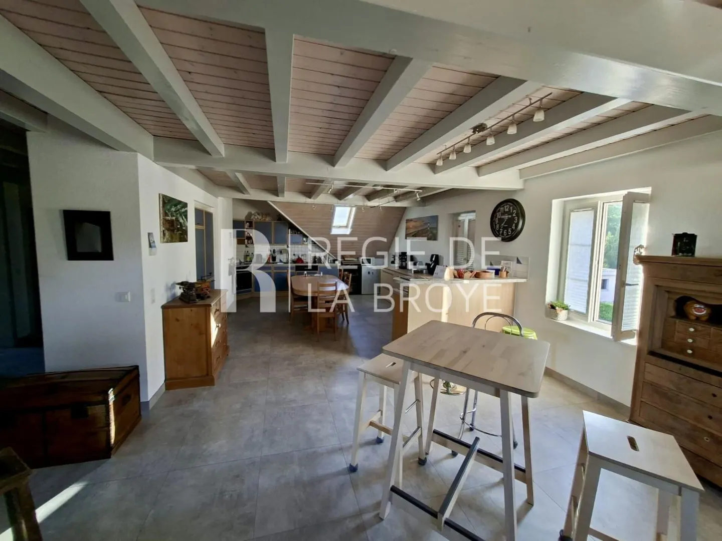 Appartement lumineux avec vue sur le lac - Photo 1 sur 13
