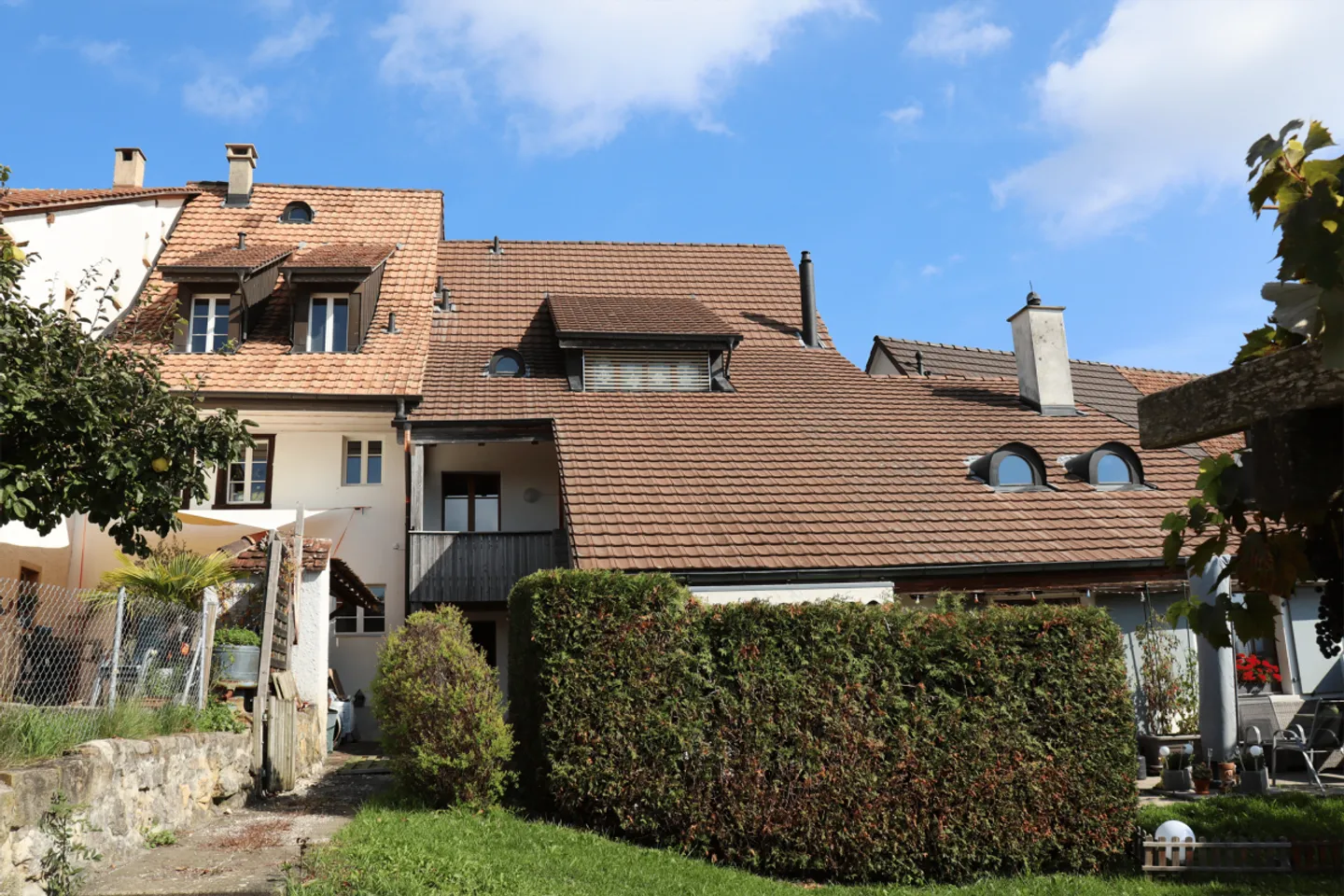 Appartement spacieux de 4,5 pièces dans une ferme rénovée avec charme - Photo 25 sur 25