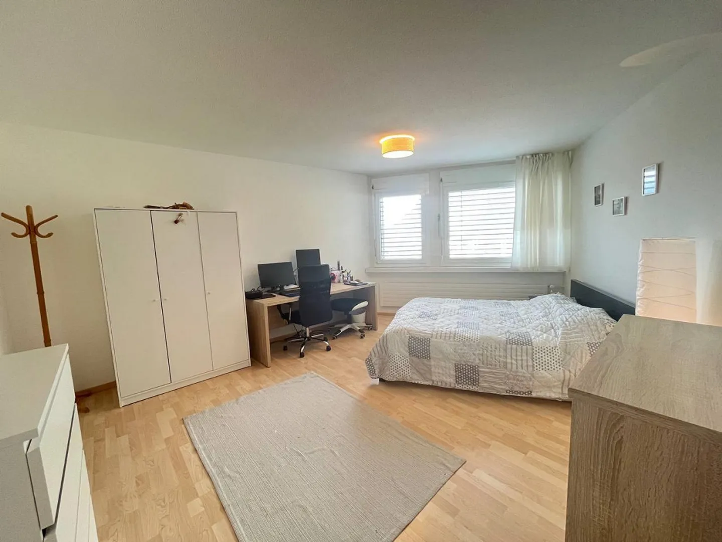 Charming 2.5-room fully furnished apartment with unique view over the Alps - Photo 4 of 8