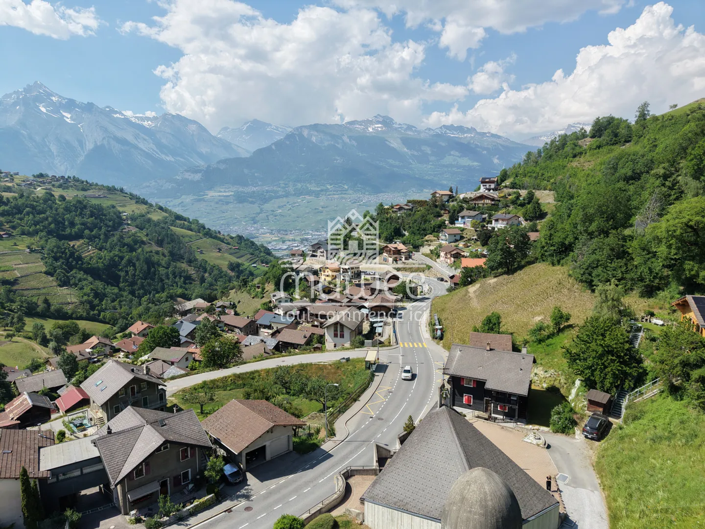 Terreno di 1682 m2 con permesso di costruzione valido per 3 chalet - Foto 6 di 7