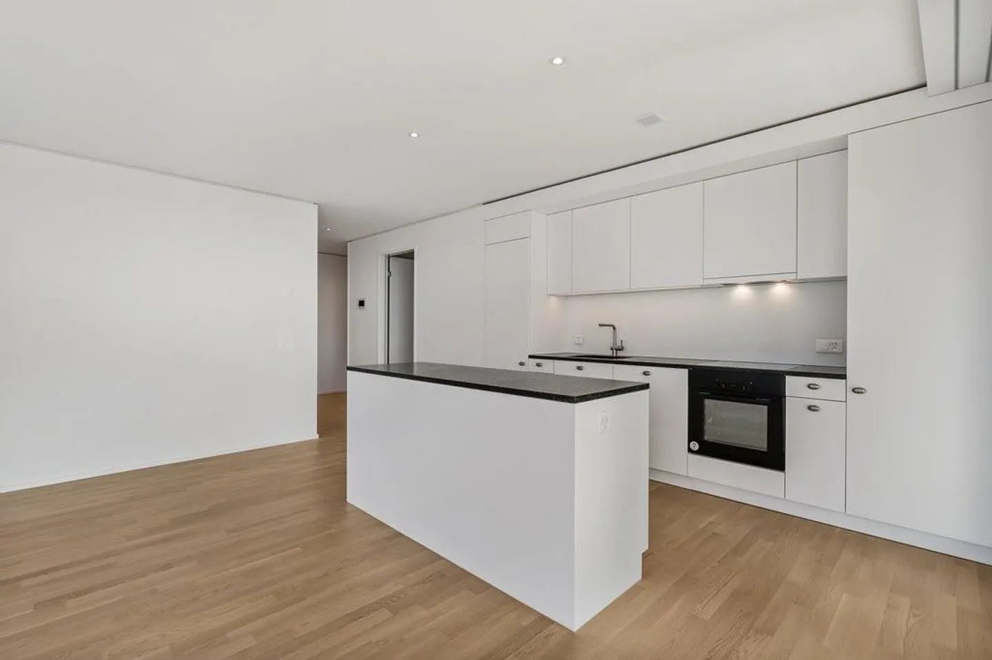 Luxuswohnung im Bäretower - Foto 2 von 12