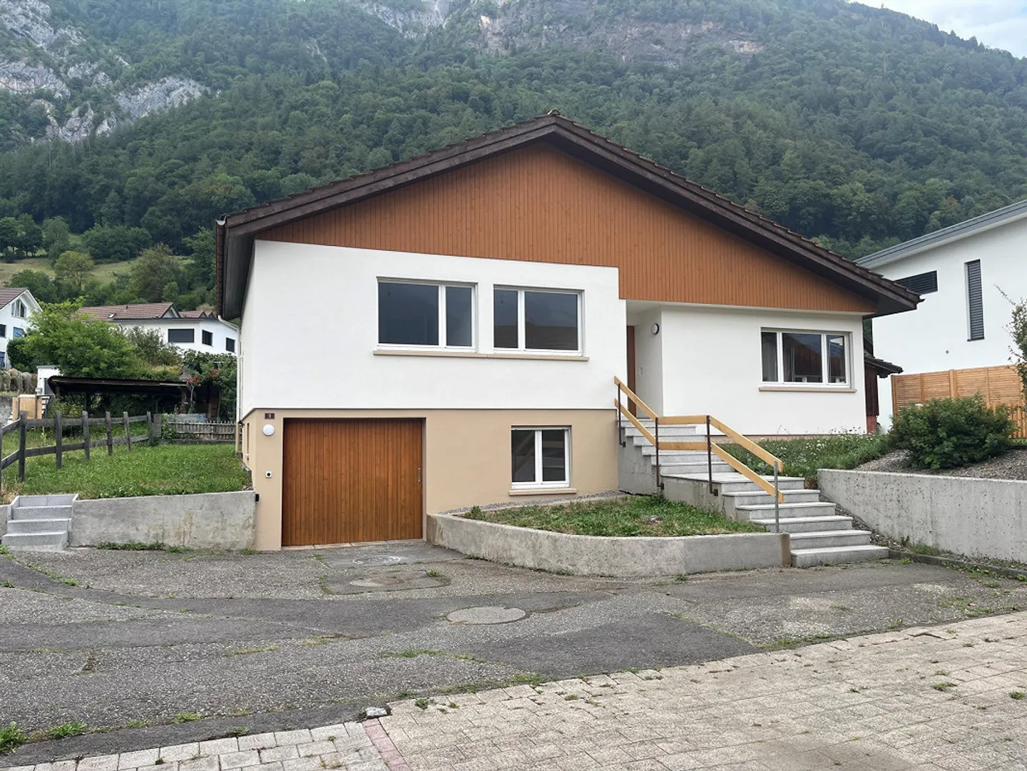 Renoviertes Einfamilienhaus - Foto 1 von 16