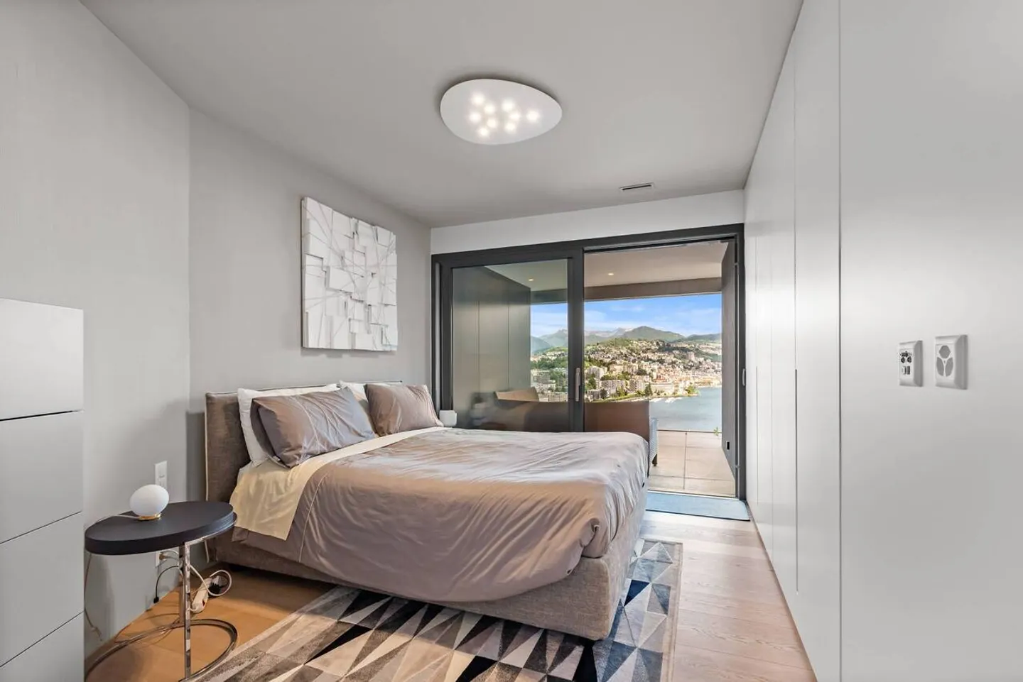 Attico unico con vista lago nella prestigiosa residenza Nizza Paradise - Foto 7 di 14