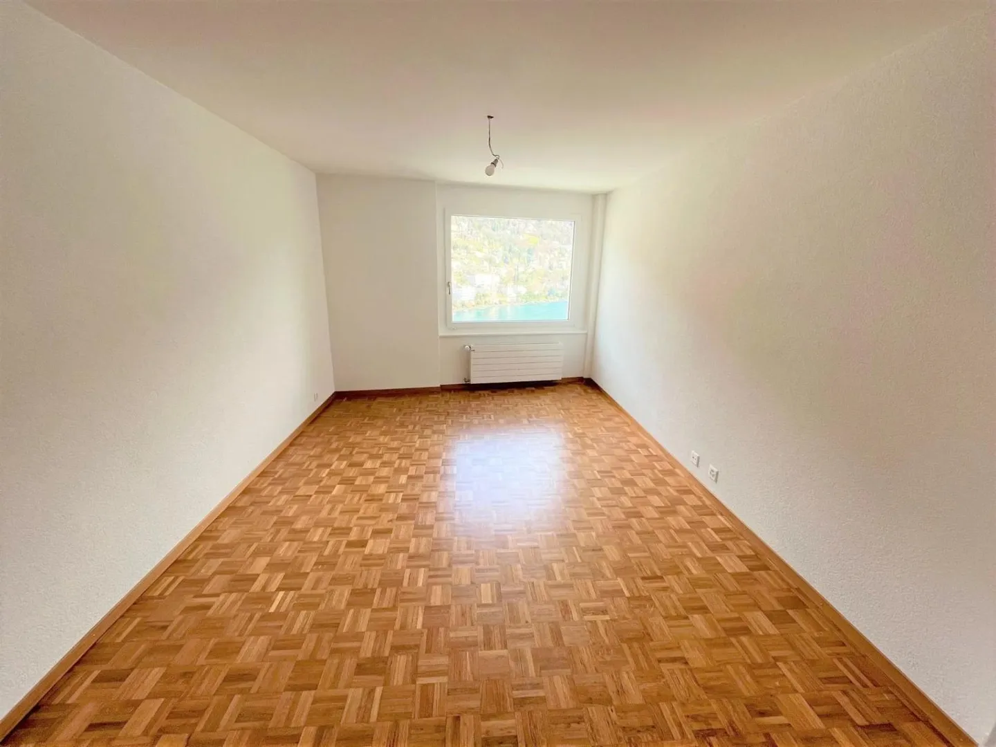 Charming 2-room apartment in the center of Montreux in the Ivory Tower - Photo 5 of 10