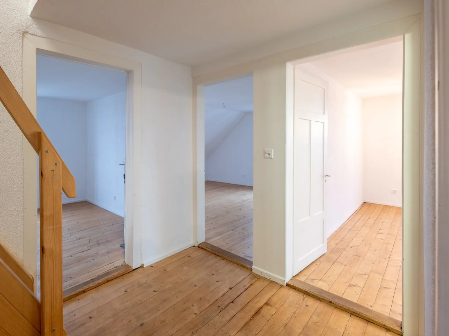 Unico: Appartamento duplex ristrutturato in un vecchio edificio con grande terrazza. - Foto 19 di 21