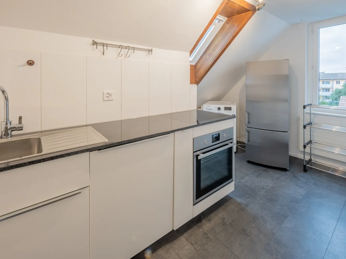 Unico: Appartamento duplex ristrutturato in un vecchio edificio con grande terrazza. - Foto 21 di 21