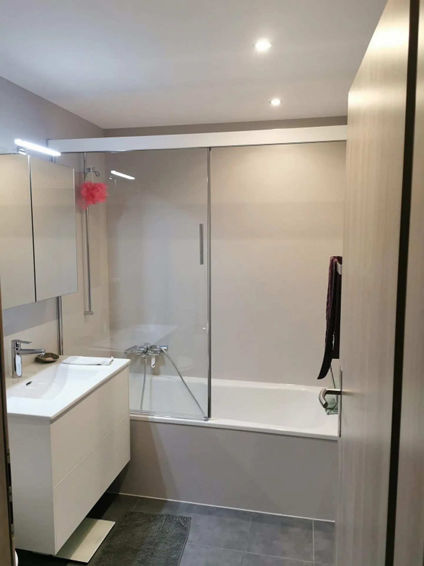 Doppia Casa Elegante in Posizione Soleggiata - Foto 10 di 17