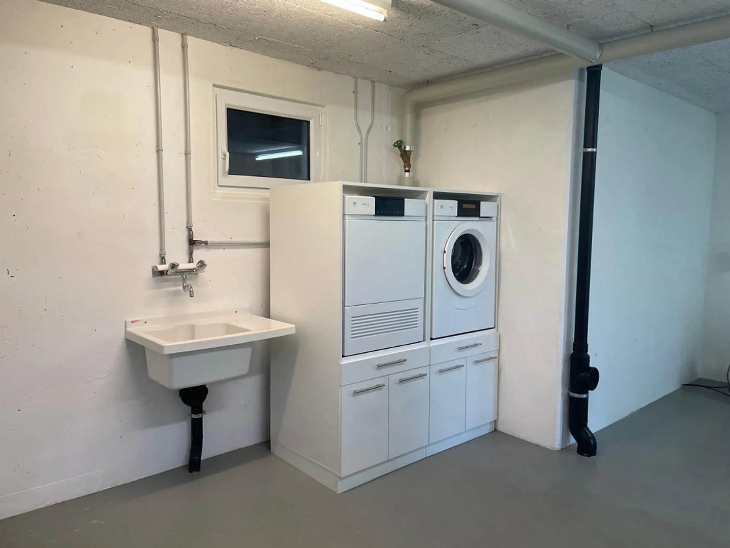 Doppia Casa Elegante in Posizione Soleggiata - Foto 13 di 17