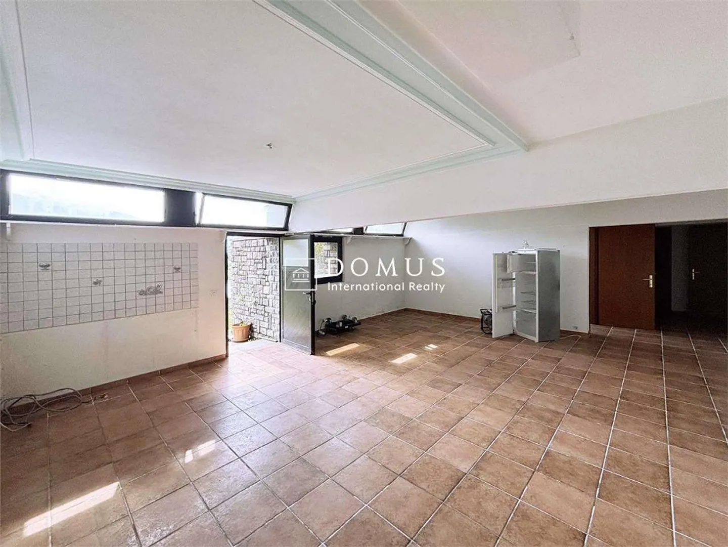 Villa avec piscine, à rénover, avec un grand potentiel - Photo 12 sur 13