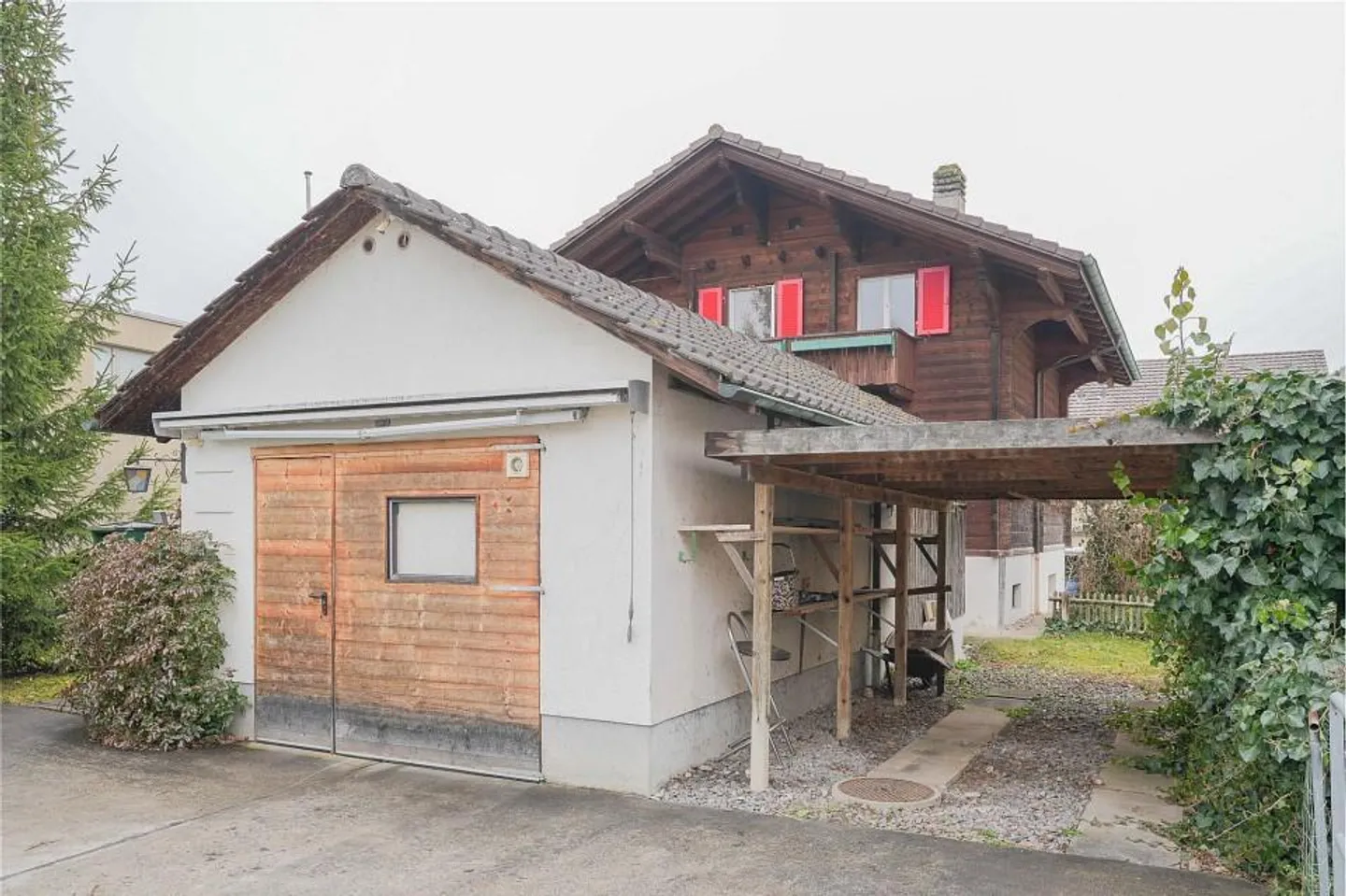 Charmantes Chalet mit Potenzial - Foto 10 von 13