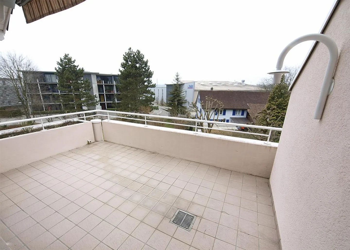 Spacious, light-flooded penthouse apartment close to the center - Photo 10 of 17