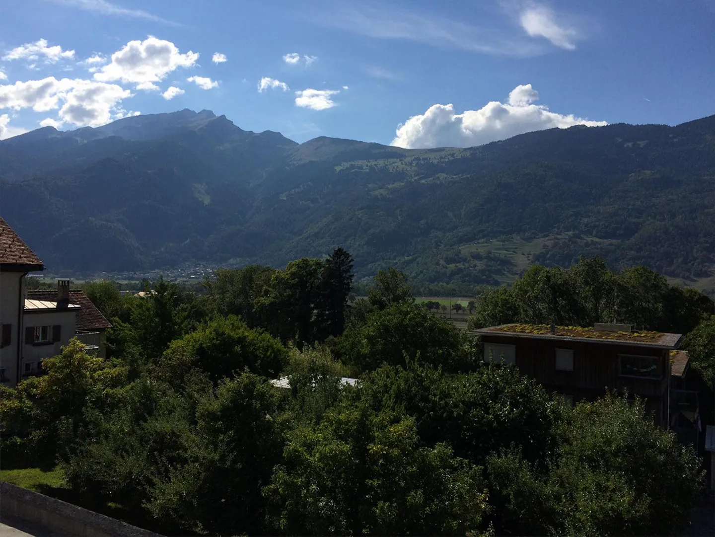 Appartement 4 1/2 pièces avec cuisine-salon et belle vue - Photo 1 sur 7