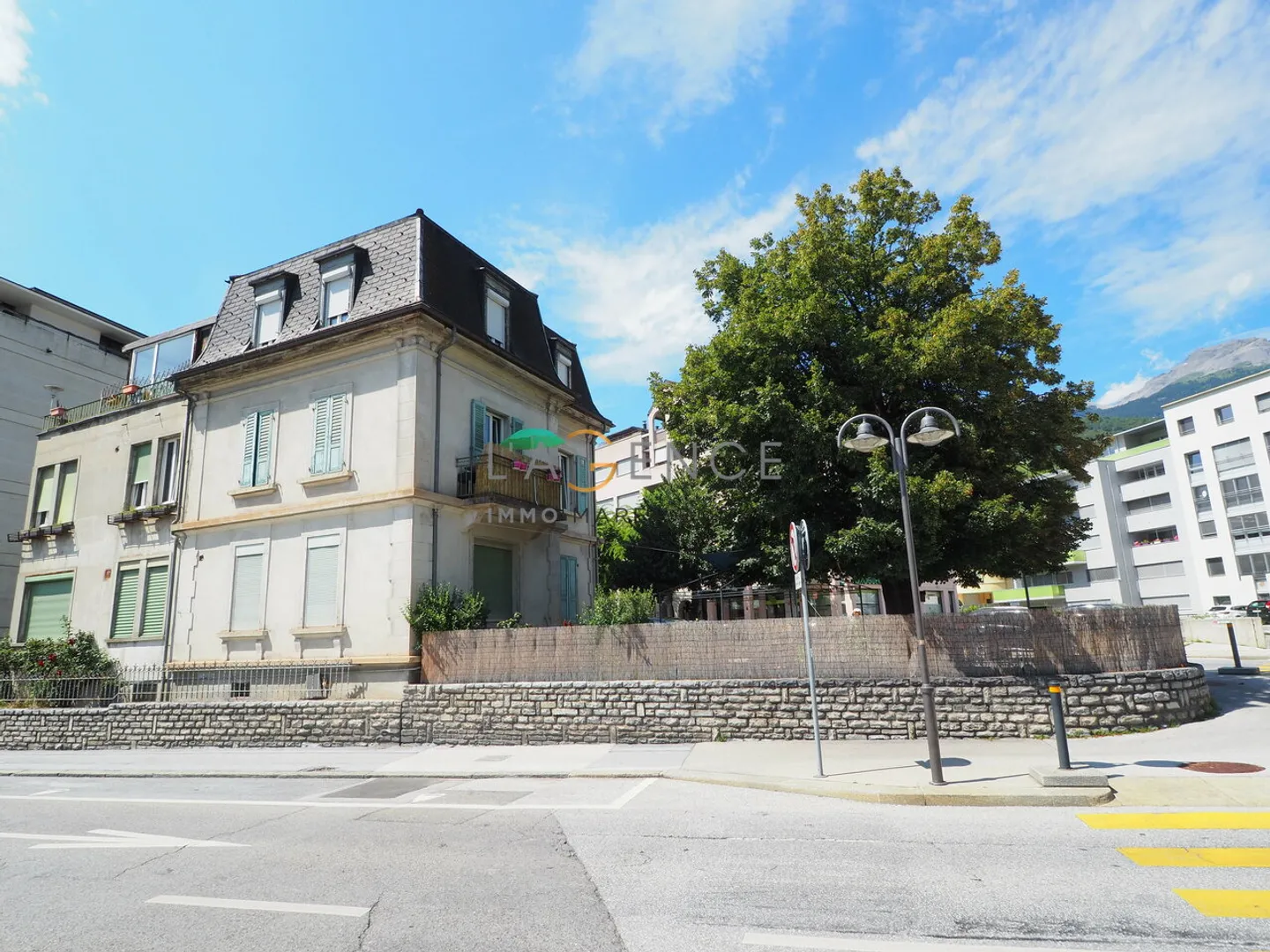 Opportunité idéale pour investisseur / immeuble au centre ville ! - Photo 1 sur 4